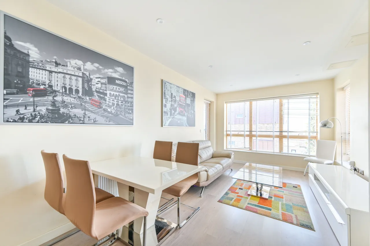 21 Coles Green Court, Coles Green Road, London, photo 10