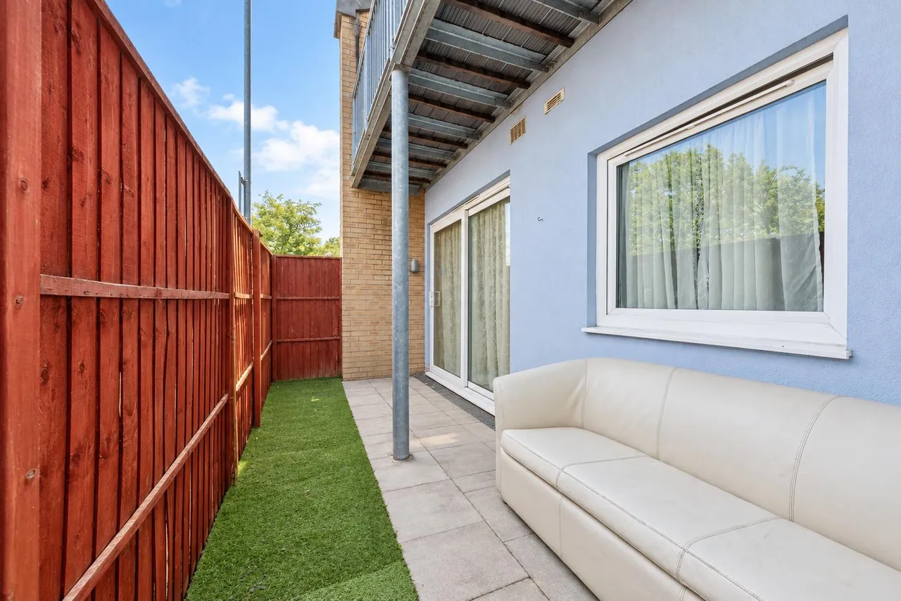 Wooldridge Close, Feltham, TW14, photo 17