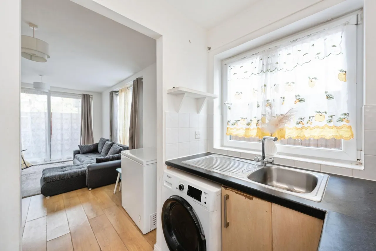 Wooldridge Close, Feltham, TW14, photo 9