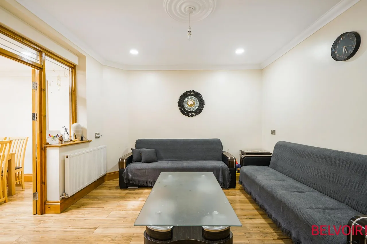 Third Avenue, London, E12, photo 11