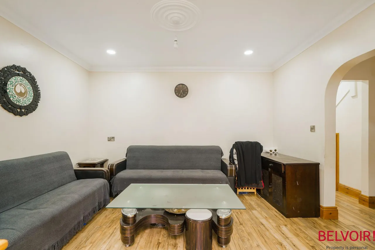 Third Avenue, London, E12, photo 12