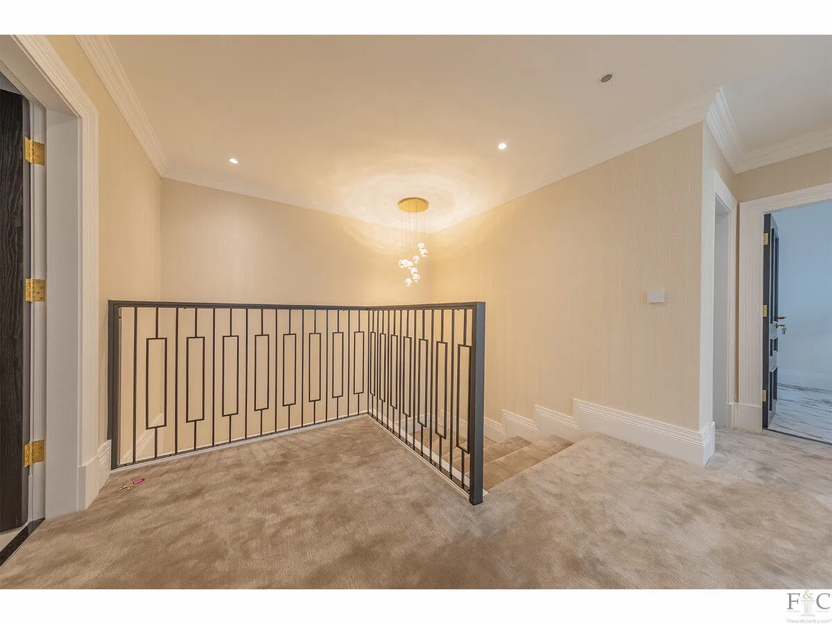 Stoughton Drive South, Leicester, LE2, photo 15
