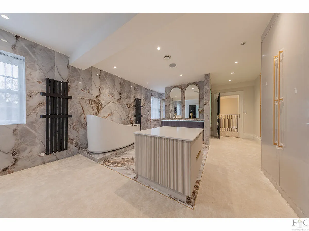 Stoughton Drive South, Leicester, LE2, photo 17