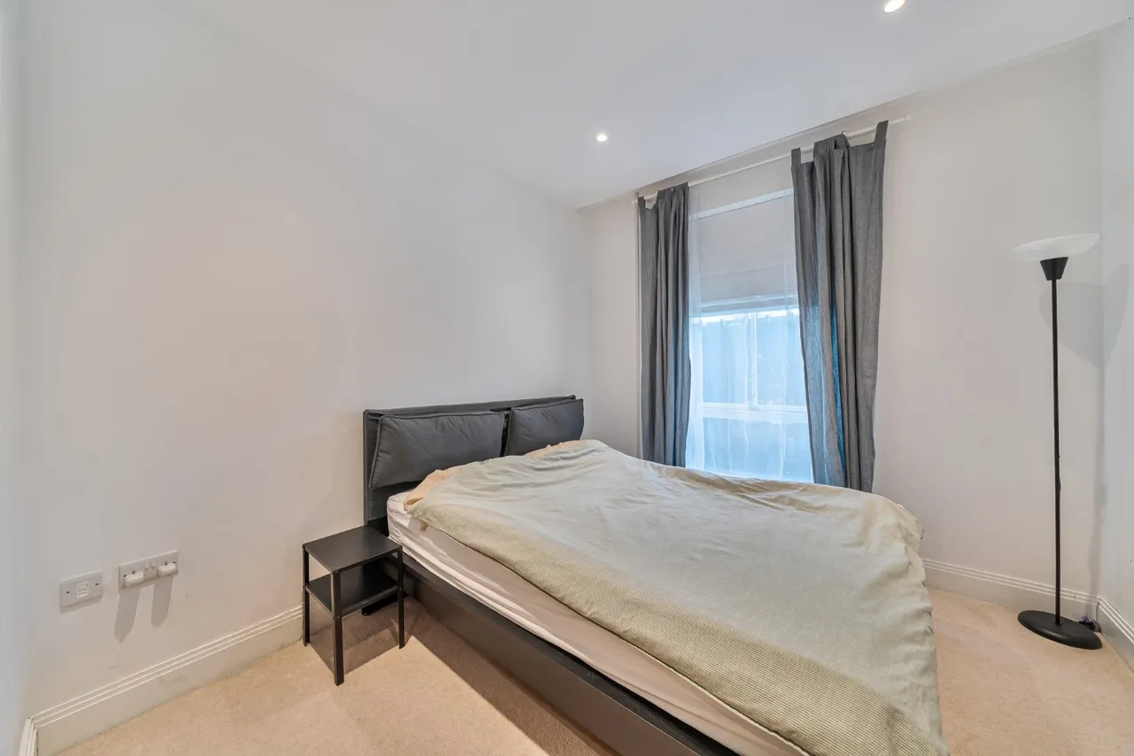 Renaissance Square Apartments, Palladian Gardens, Chiswick, London, W4, photo 8