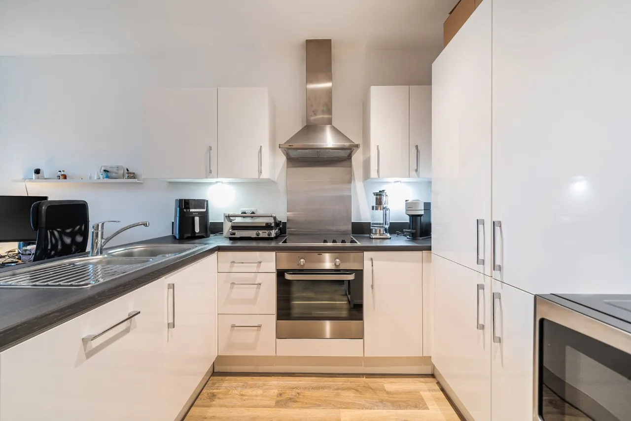 Renaissance Square Apartments, Palladian Gardens, Chiswick, London, W4, photo 6