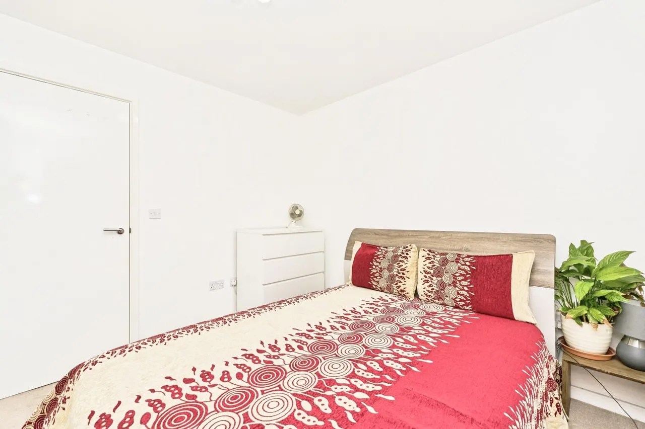 Wintergreen Boulevard, West Drayton, UB7, photo 15