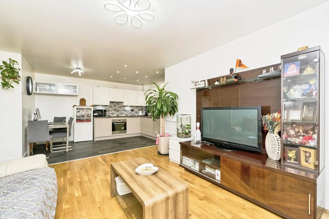 Wintergreen Boulevard, West Drayton, UB7, photo 6