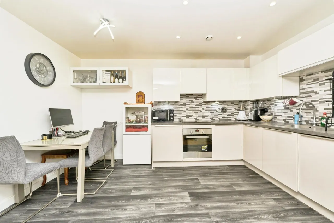 Wintergreen Boulevard, West Drayton, UB7, photo 8