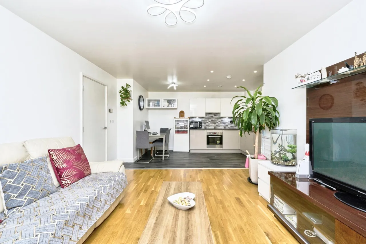 Wintergreen Boulevard, West Drayton, UB7, photo 9