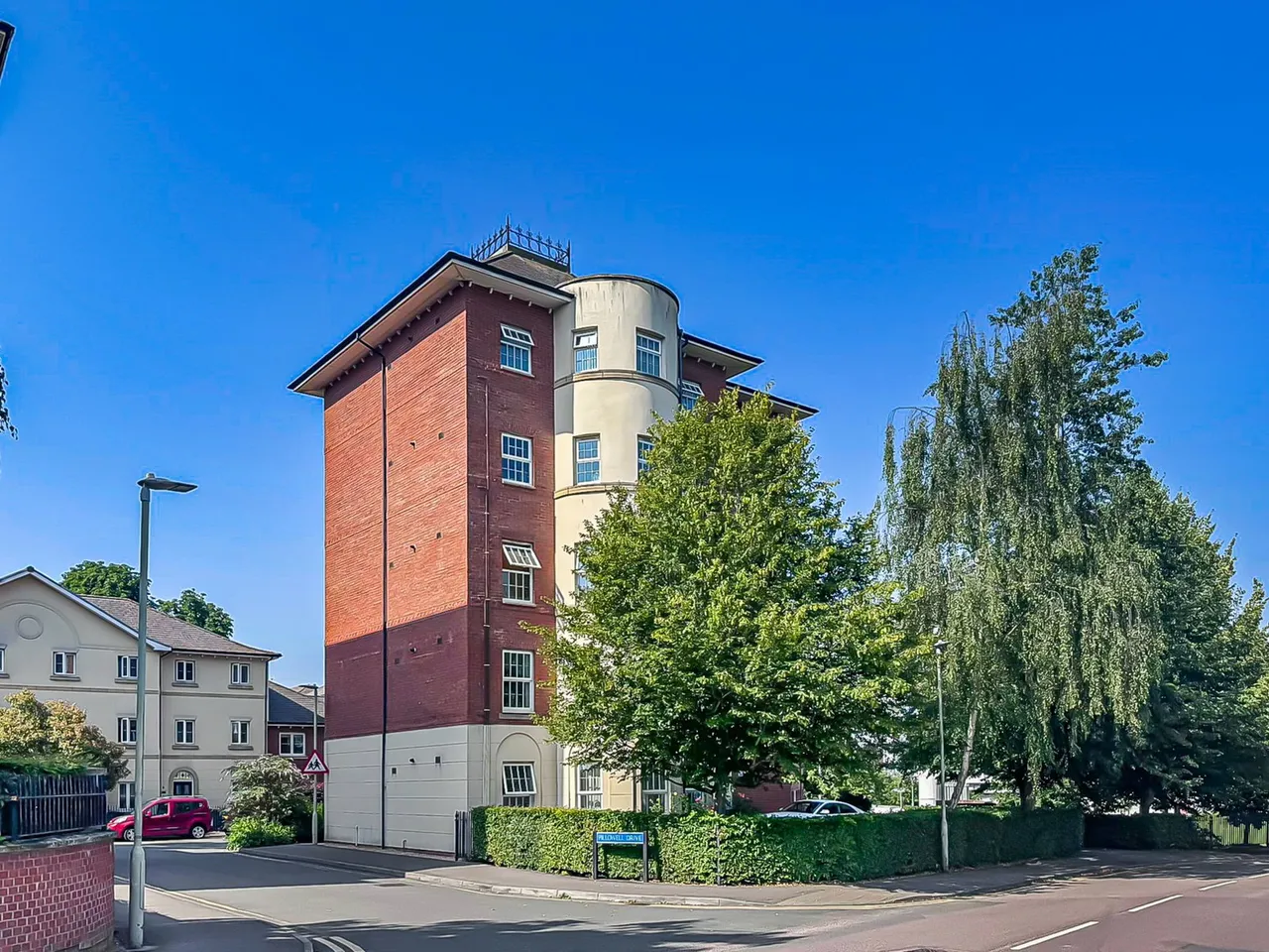 2 bed flat for sale — Mayhill Way, Gloucester, GL1 3NW