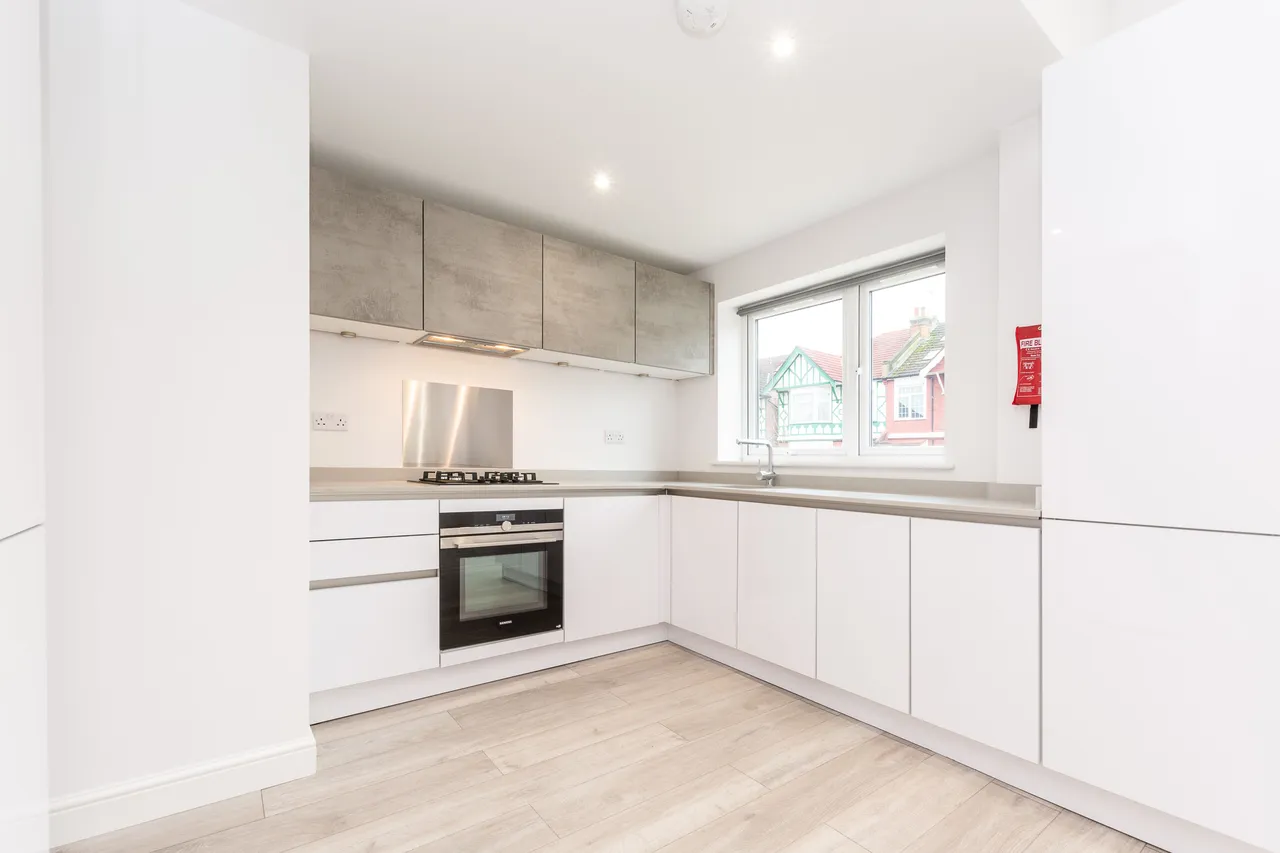 Flat 2, 50 Loveday Road, London, photo 5