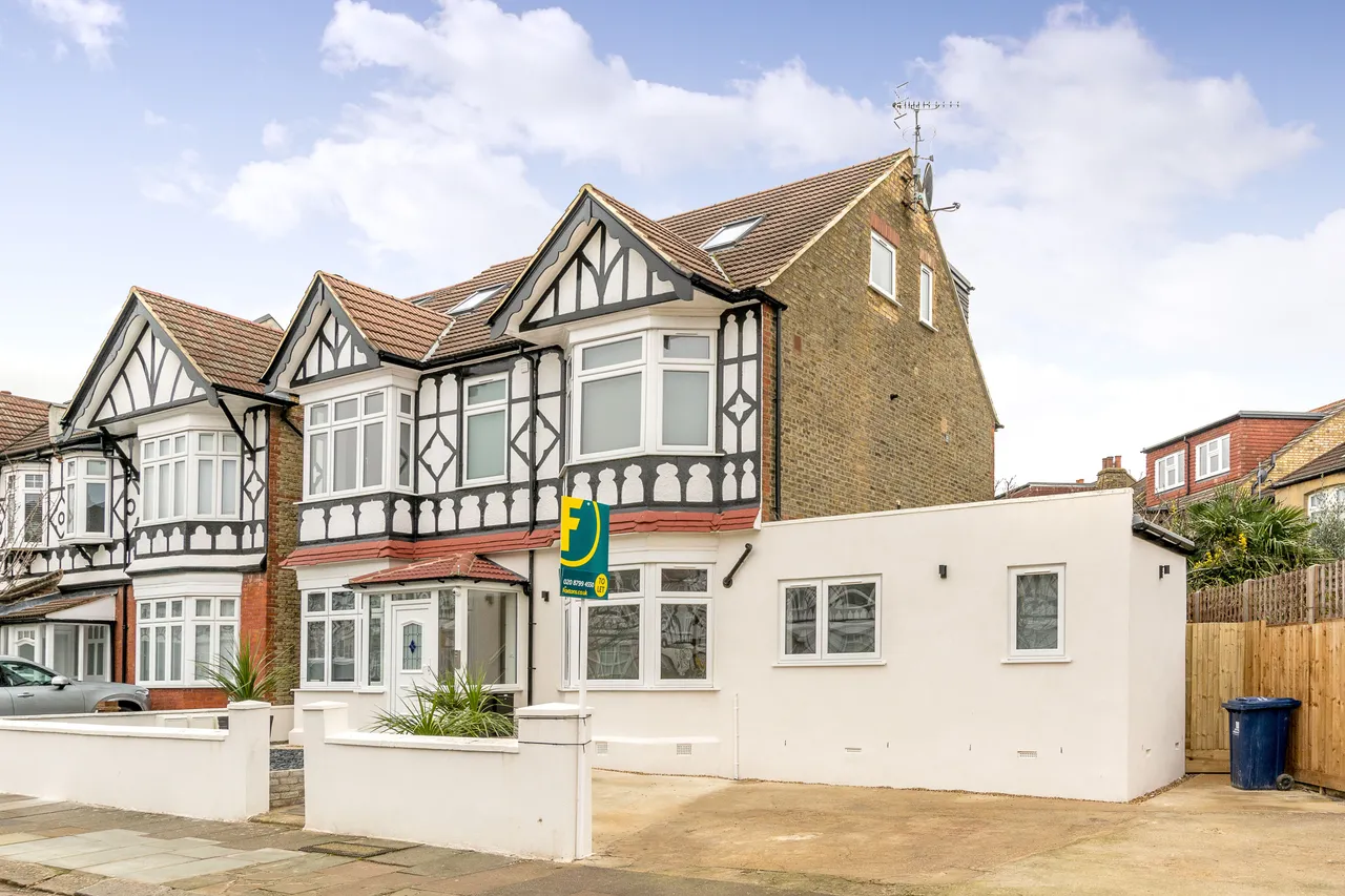 Flat 2, 50 Loveday Road, London, photo 7