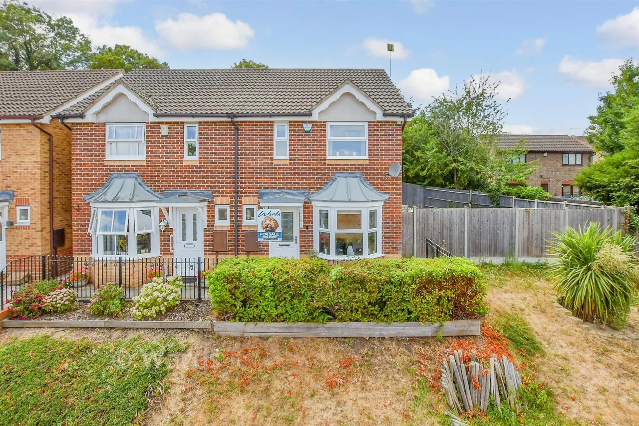 2 bed house for sale, Pine Place & Land, Tovil, ME15
