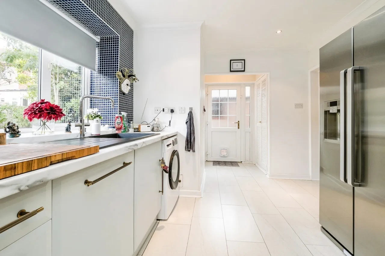 Manford Way, Chigwell, IG7, photo 16