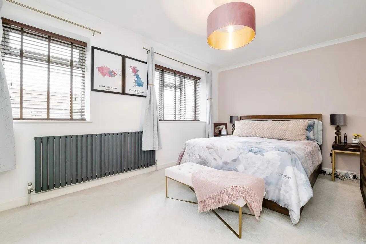 Manford Way, Chigwell, IG7, photo 12