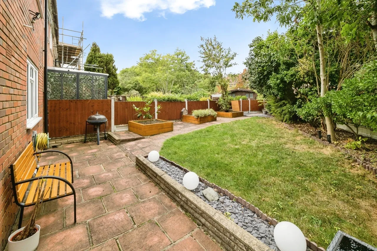 Manford Way, Chigwell, IG7, photo 2