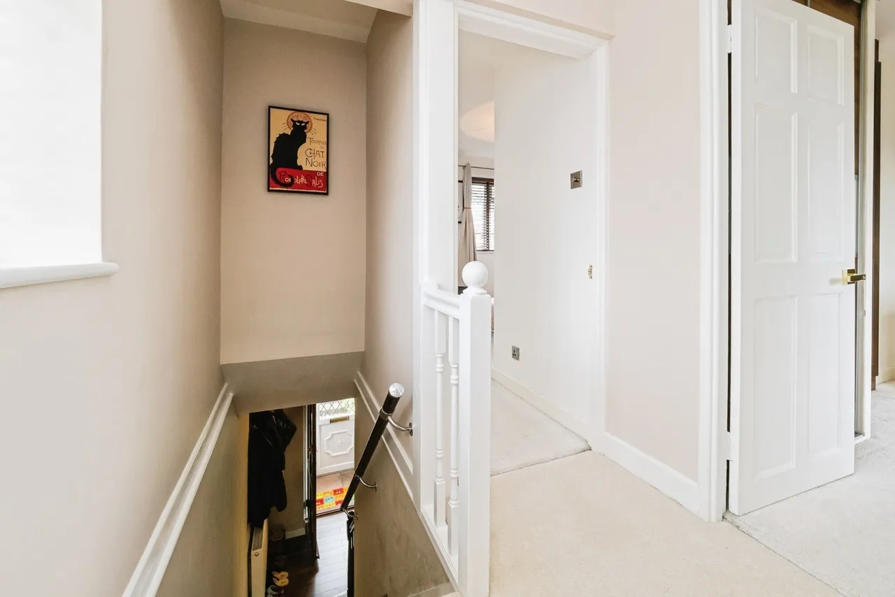 Manford Way, Chigwell, IG7, photo 10