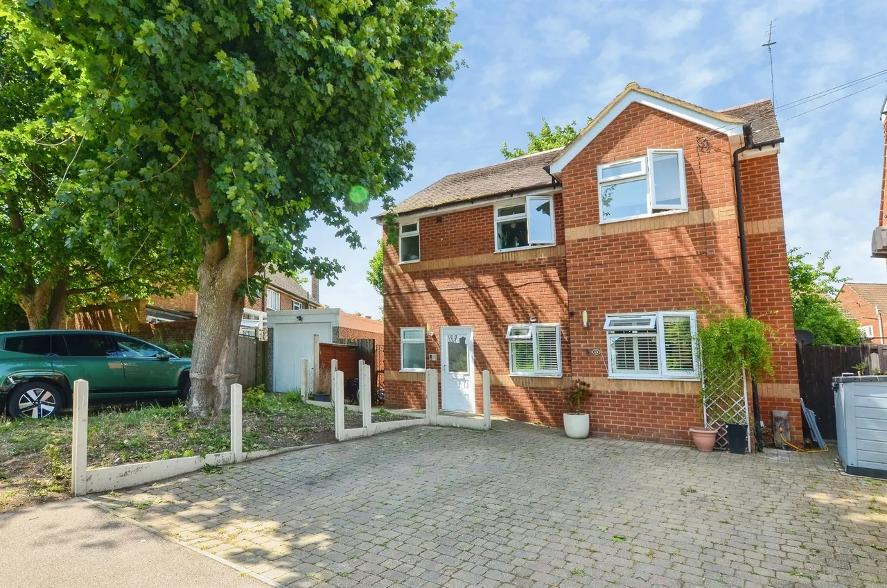 2 bed flat for sale — Cobb Green, WATFORD