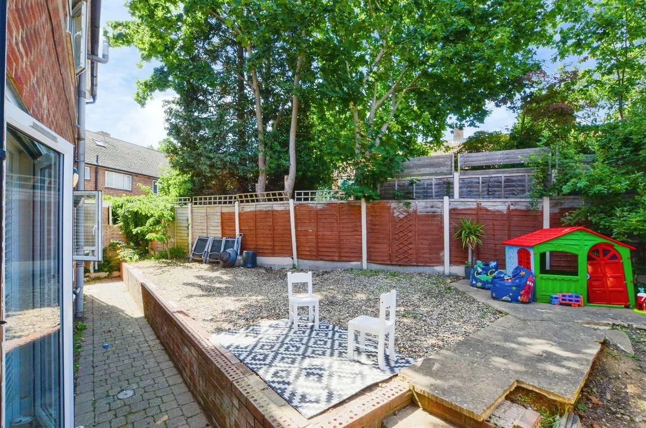 Cobb Green, WATFORD, photo 12