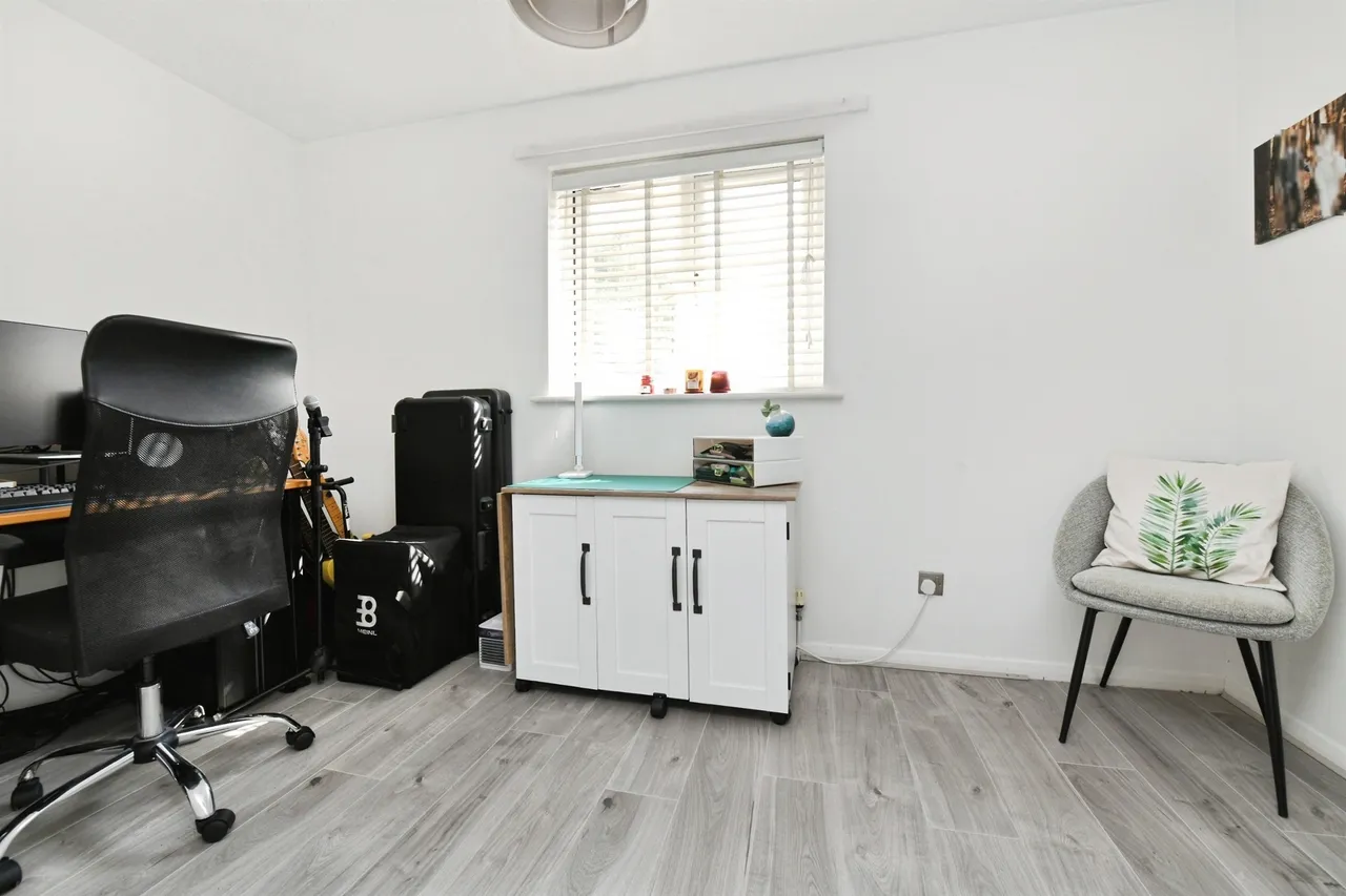 Ramshaw Drive, Chelmer Village, CHELMSFORD, photo 12