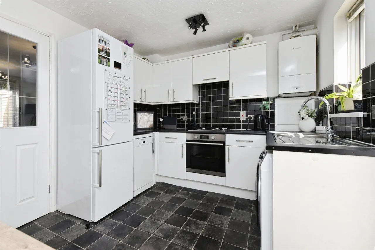 Ramshaw Drive, Chelmer Village, CHELMSFORD, photo 6