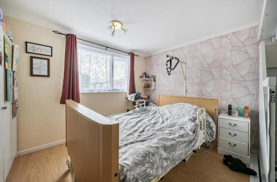 Pitcairn Close, Basingstoke, RG24, photo 11
