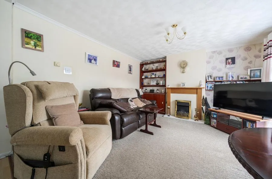 Pitcairn Close, Basingstoke, RG24, photo 4