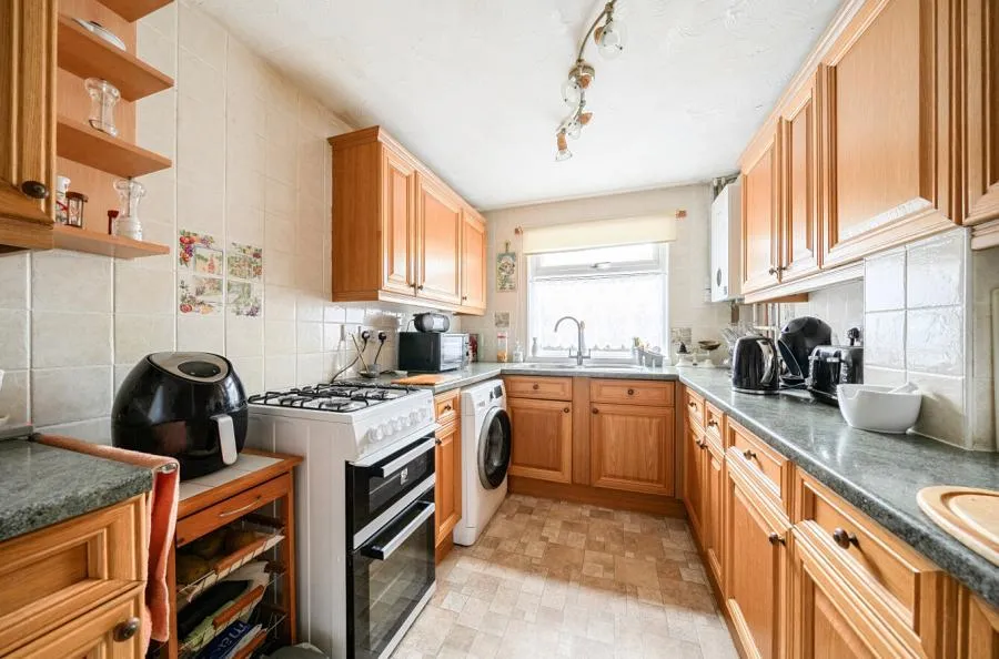 Pitcairn Close, Basingstoke, RG24, photo 2