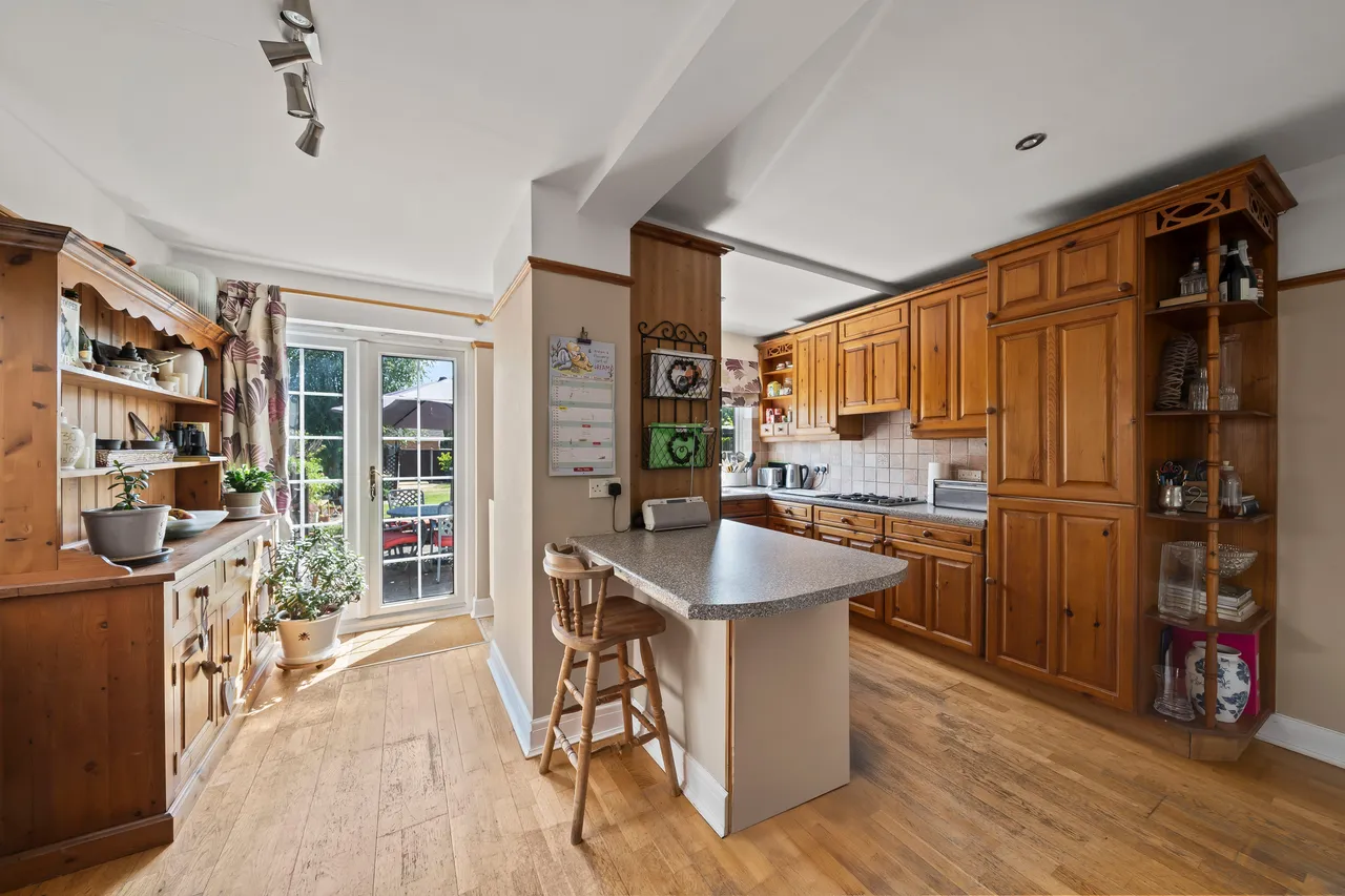 Richlands Avenue, EPSOM, Surrey, Epsom, KT172JW, photo 6