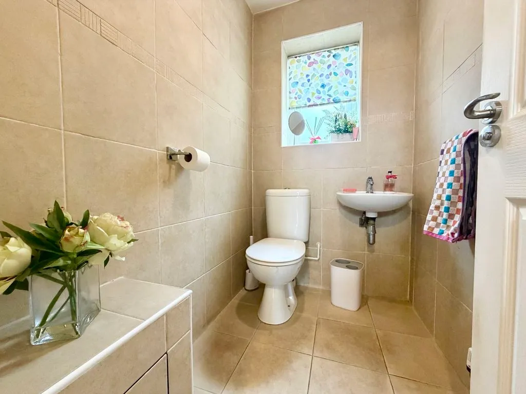For SaleAlderbank, Horwich, photo 12