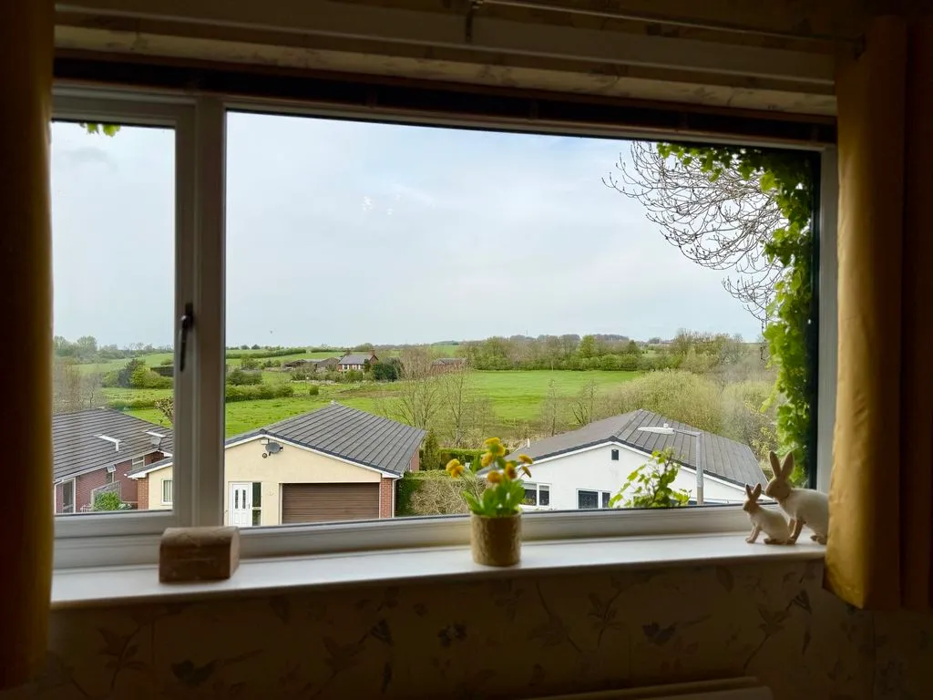 For SaleAlderbank, Horwich, photo 16