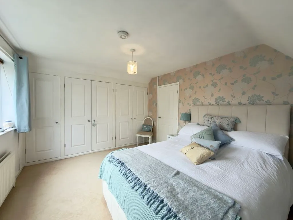 For SaleAlderbank, Horwich, photo 18