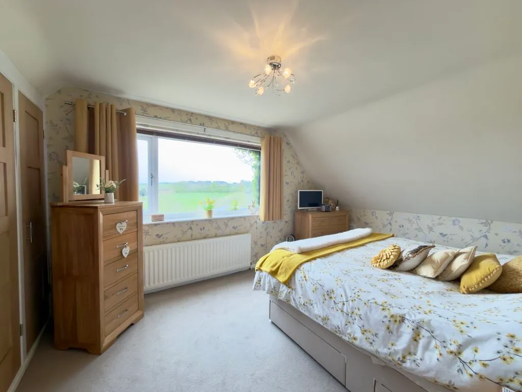 For SaleAlderbank, Horwich, photo 14