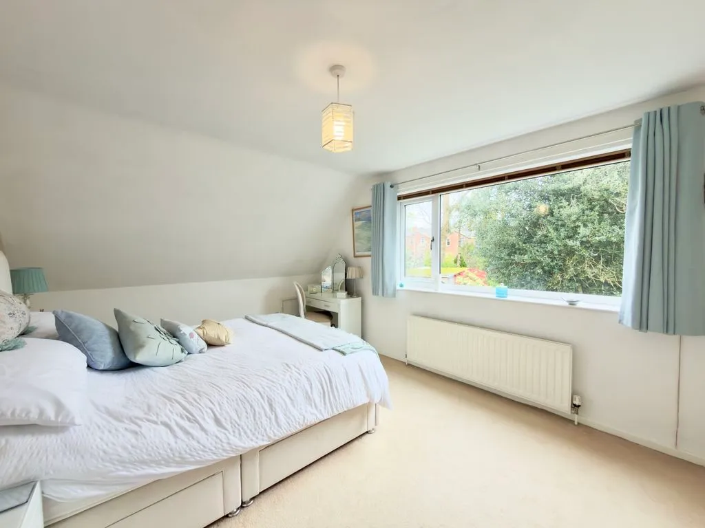For SaleAlderbank, Horwich, photo 19