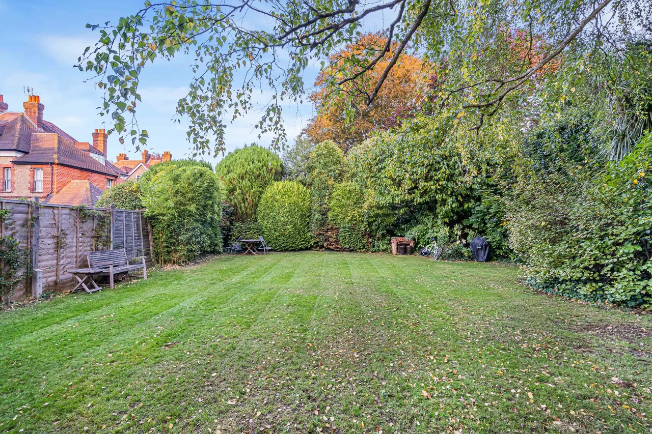 Busbridge Lane, Godalming, GU7, photo 11