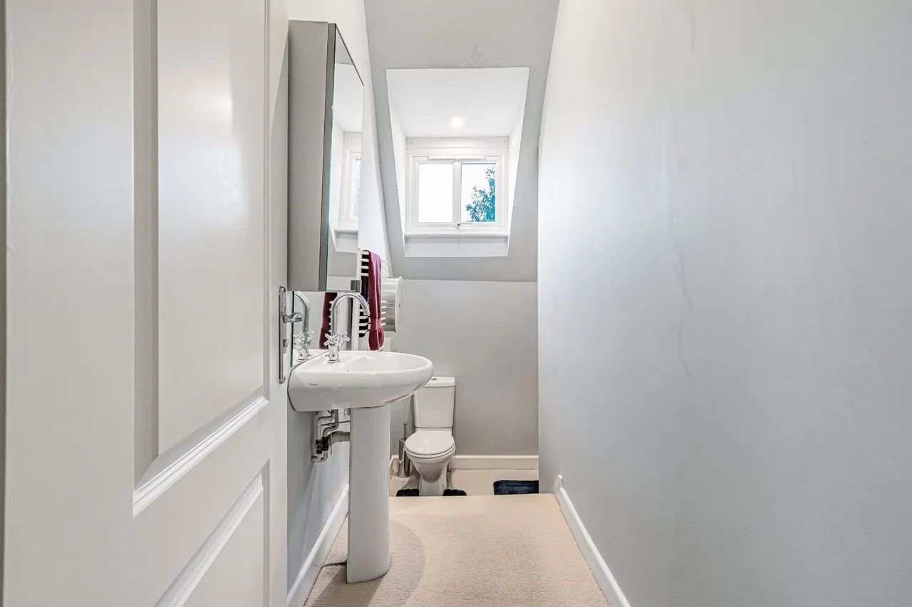 Busbridge Lane, Godalming, GU7, photo 9