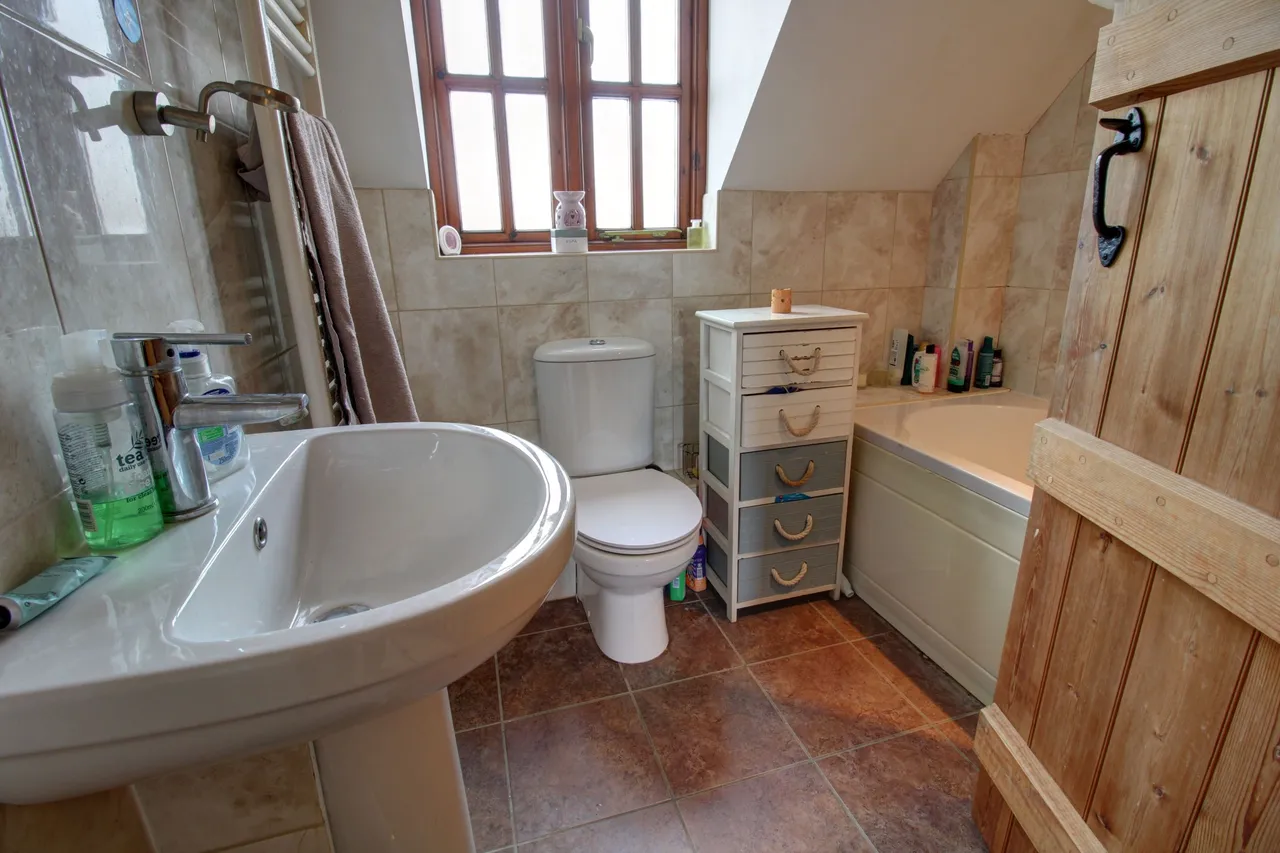 Pains Hill, Little Stonham, IP14, photo 10