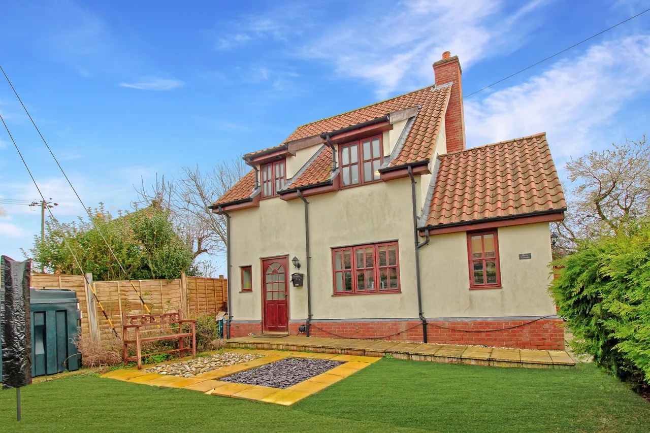 3 bed house for sale, Pains Hill, Little Stonham, IP14
