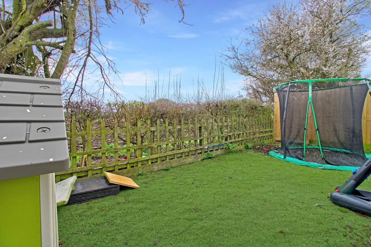 Pains Hill, Little Stonham, IP14, photo 12