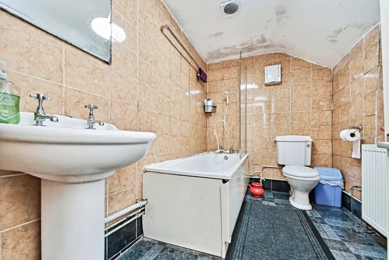 Kingsley Street, Walsall, West Midlands, WS2, photo 8