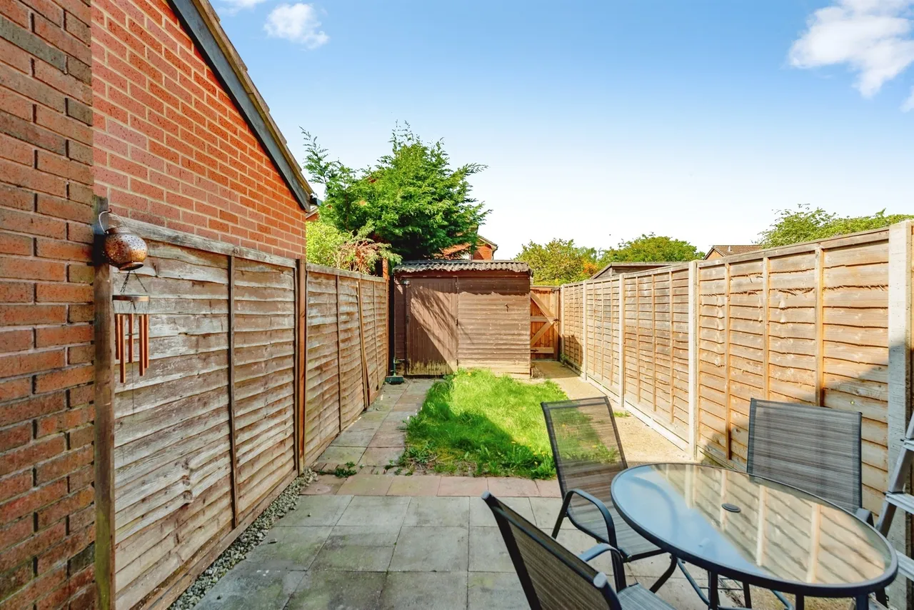 Millais Close, Crawley, RH11, photo 11