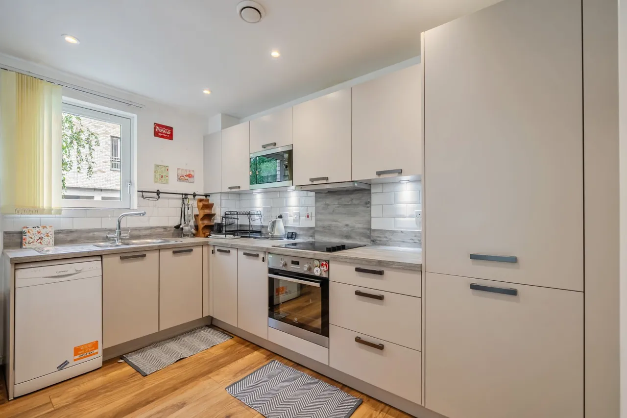 Blondin Way, London, SE16, photo 9