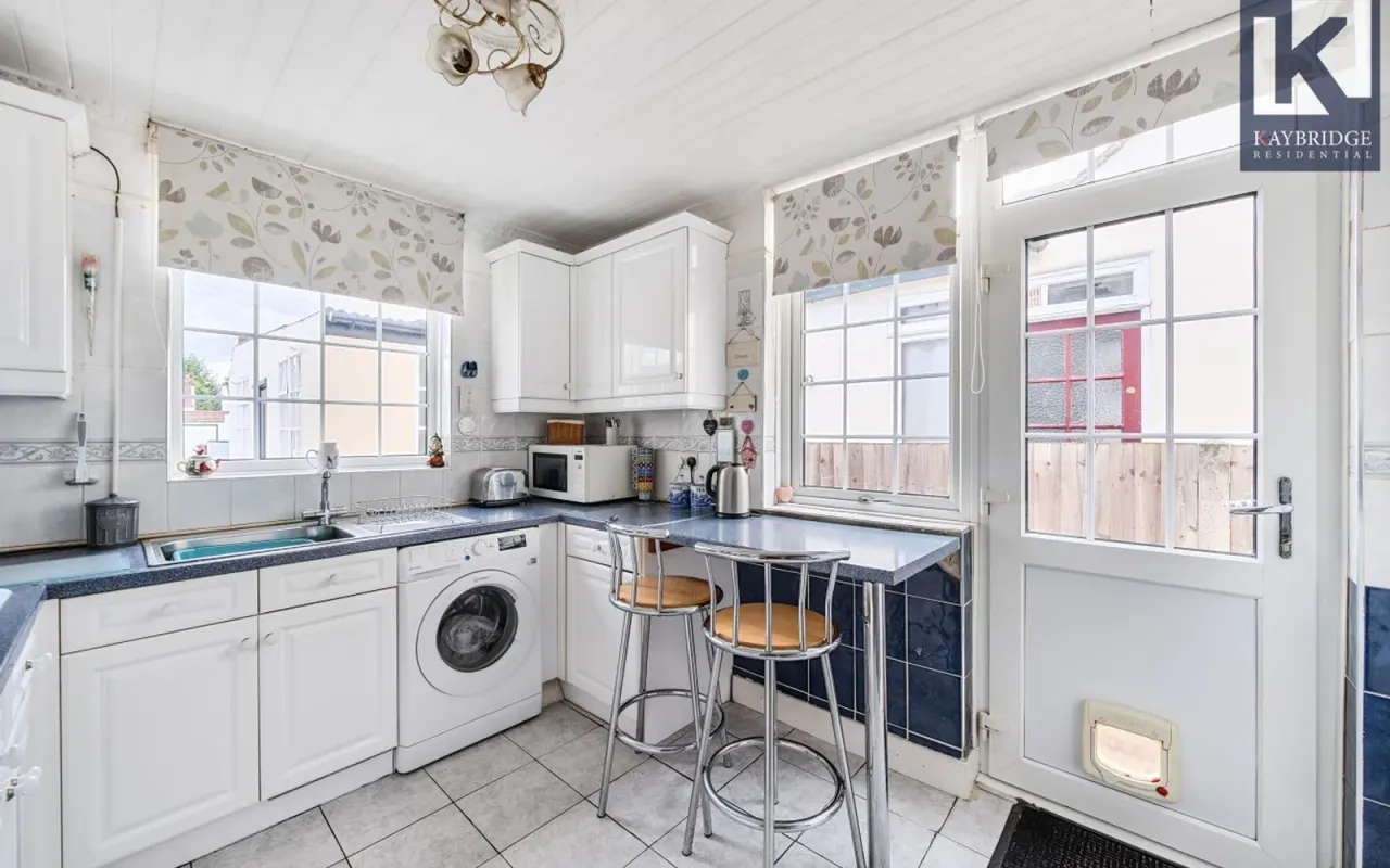 Tealing Drive, Epsom, KT19, photo 6
