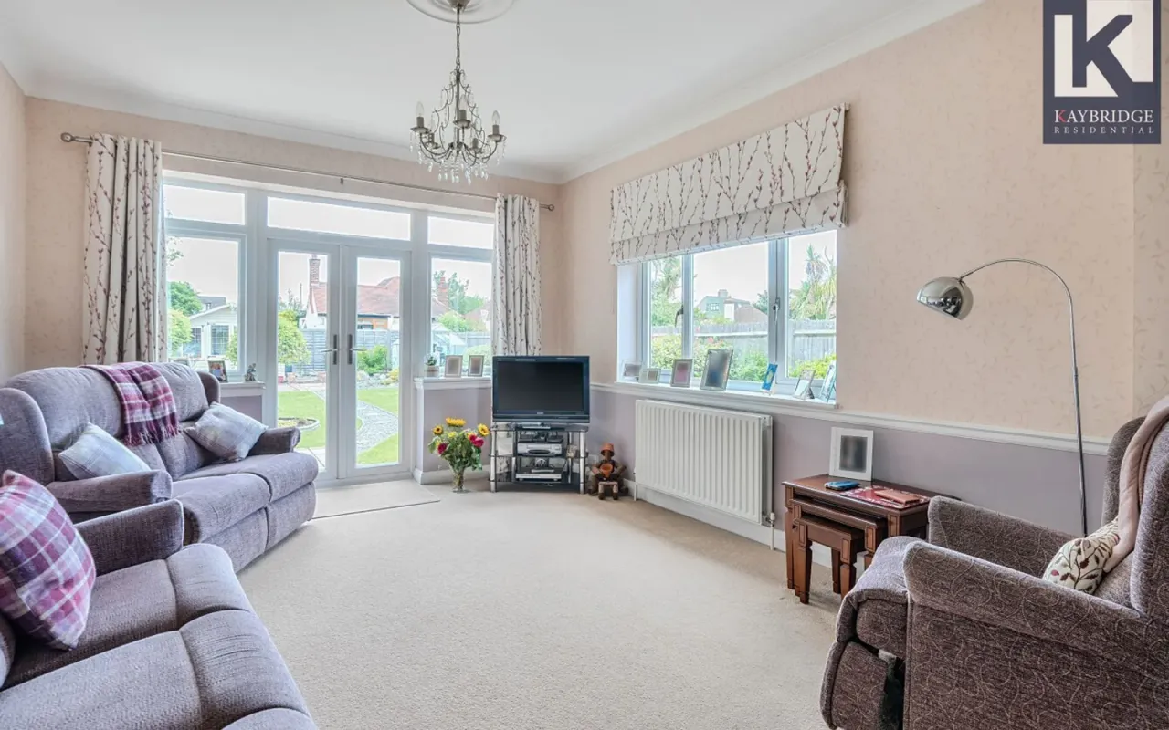 Tealing Drive, Epsom, KT19, photo 3