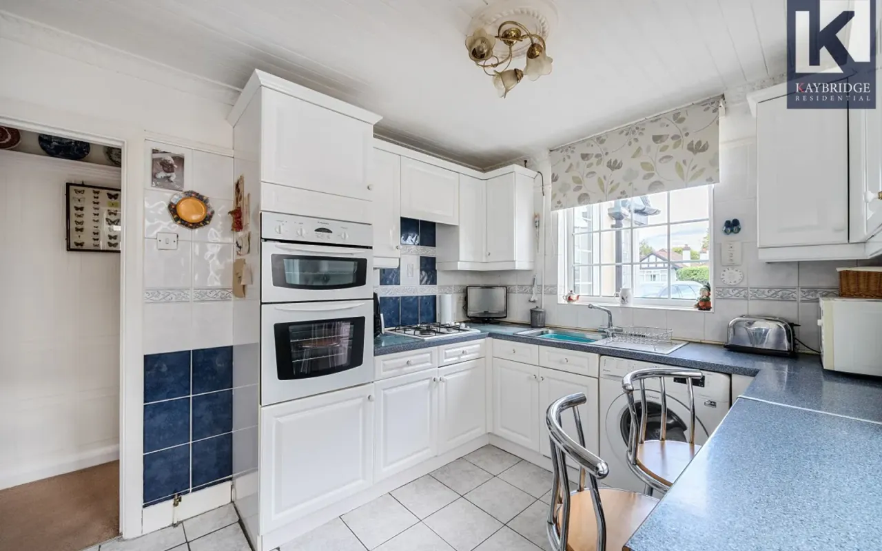 Tealing Drive, Epsom, KT19, photo 7