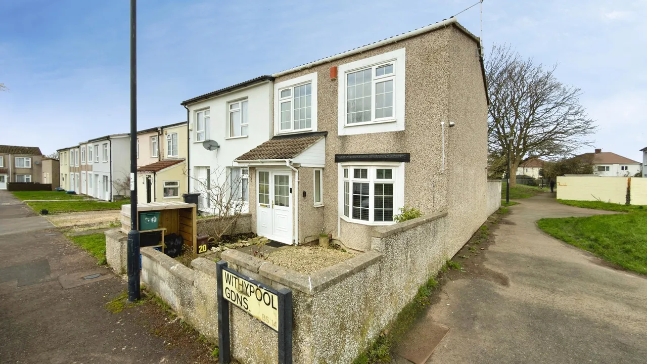 3 bed house for sale — Withypool Gardens, Whitchurch, Bristol