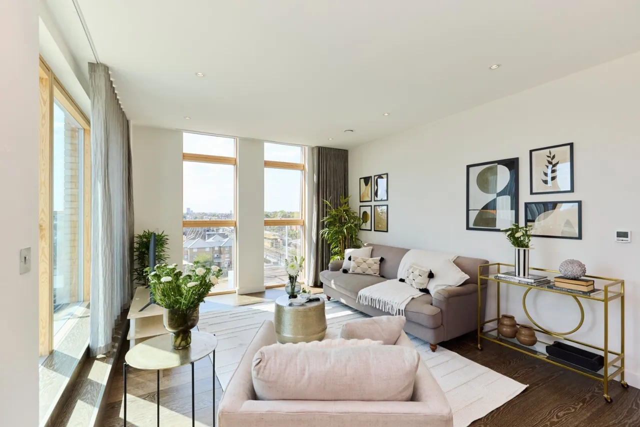 2 bed flat to rent, Salusbury Road, London, NW6