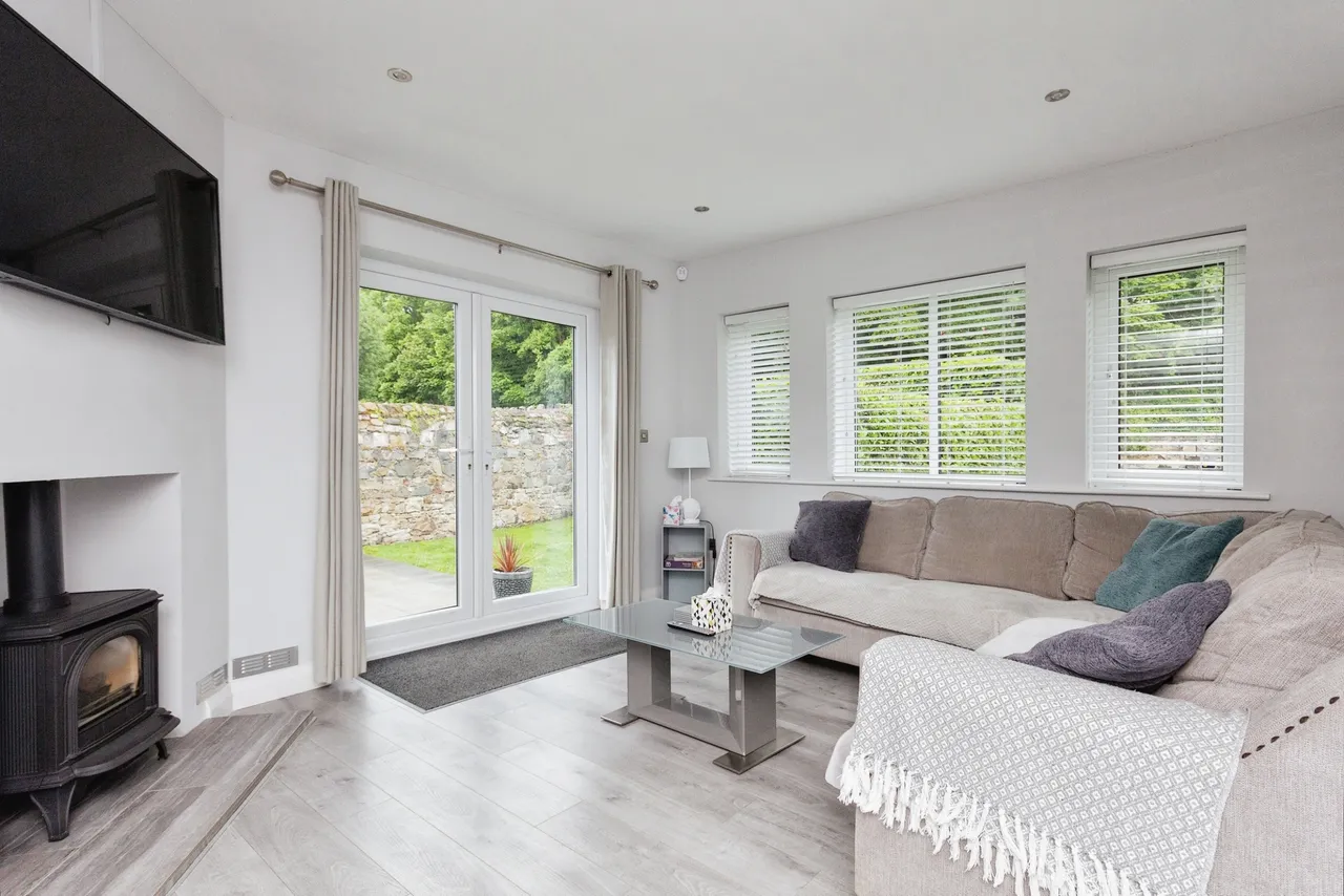 Whinacres, Conwy, LL32, photo 3