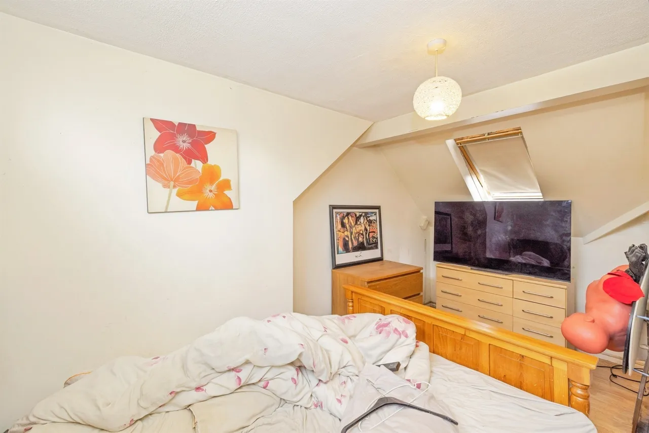 Mildred Avenue, Watford, photo 7