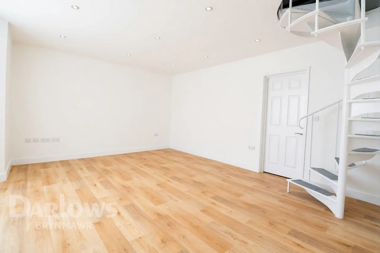 Brynbach Street, Tredegar, photo 3